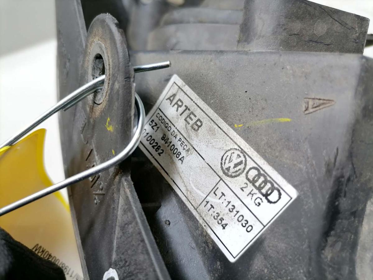 VW Fox original Scheinwerfer vorn rechts Halogen Bj.2005